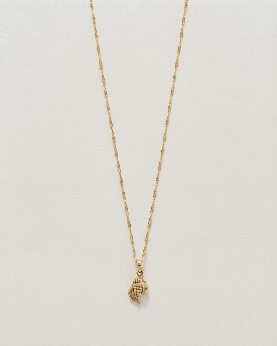 Coquille Necklace
